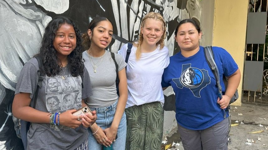 CIEE High School Summer in Santiago de los Caballeros, Dominican Republic: Leadership & Service in Public Health