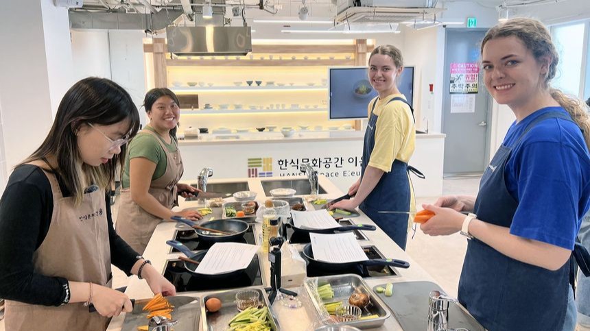 CIEE High School Summer in Seoul, South Korea: Korean Language & Culture