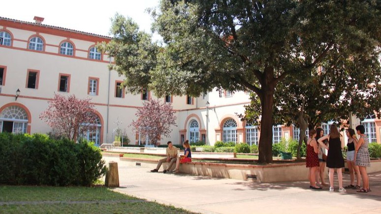 CIEE High School Summer in Toulouse, France: French Language & Culture
