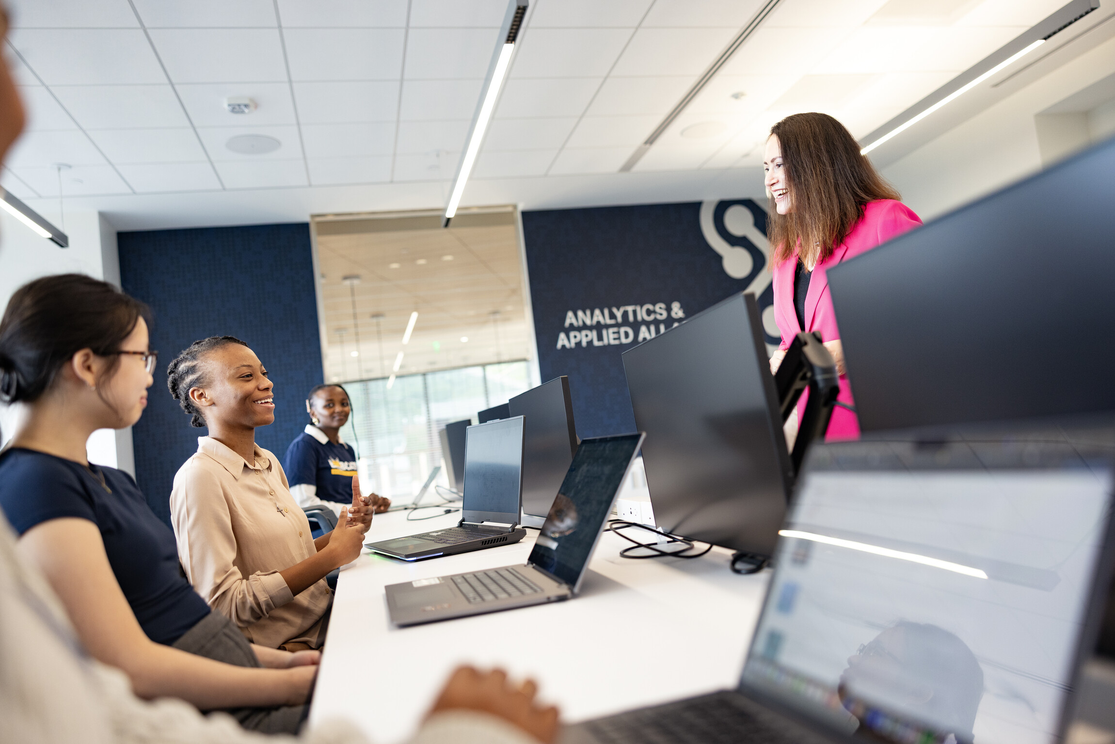 Quinnipiac University Summer Programs: Innovate with AI – Digital Product Design