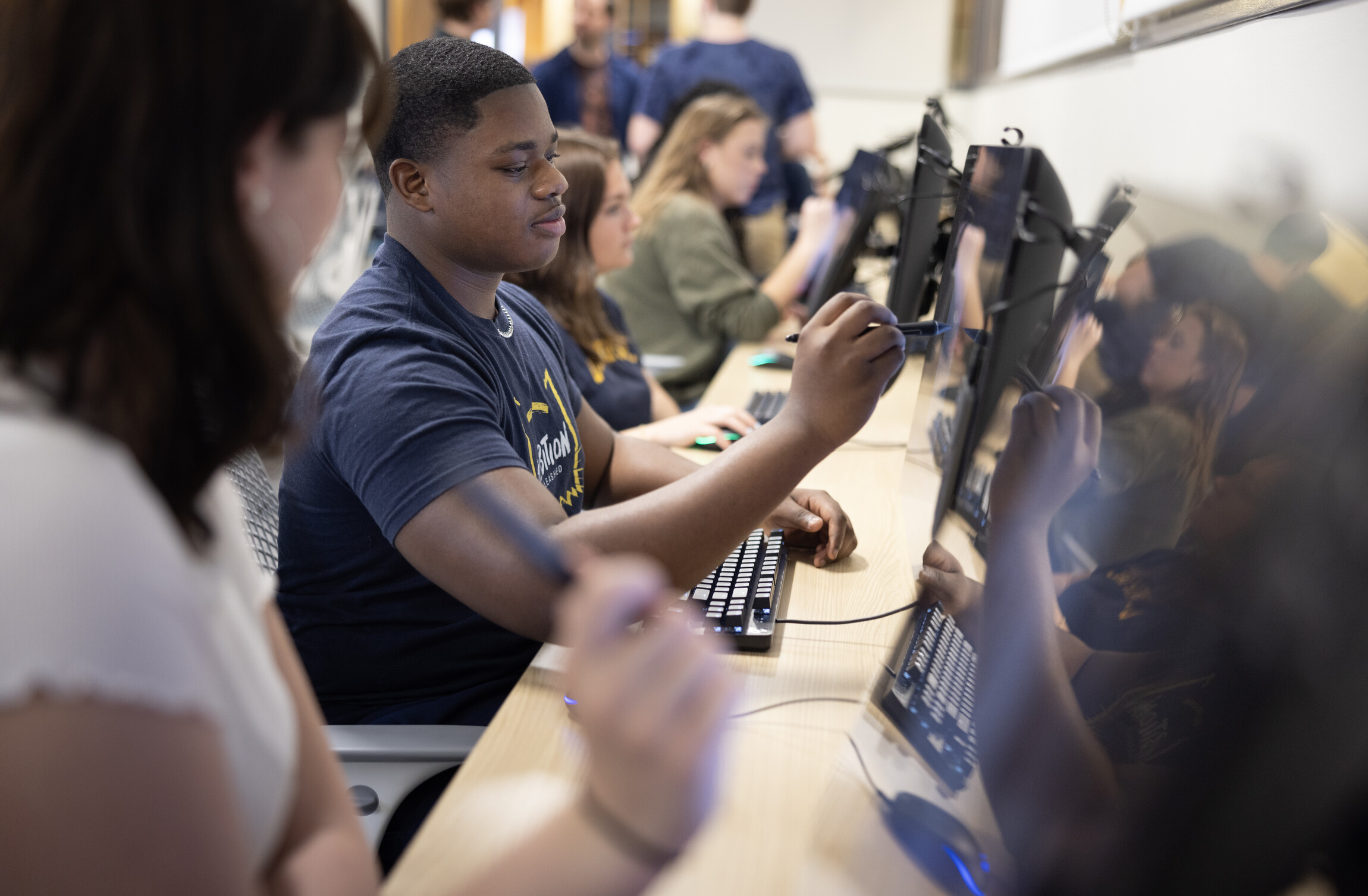 Quinnipiac University Summer Programs: Innovative with AI – Visual Imagery and Design